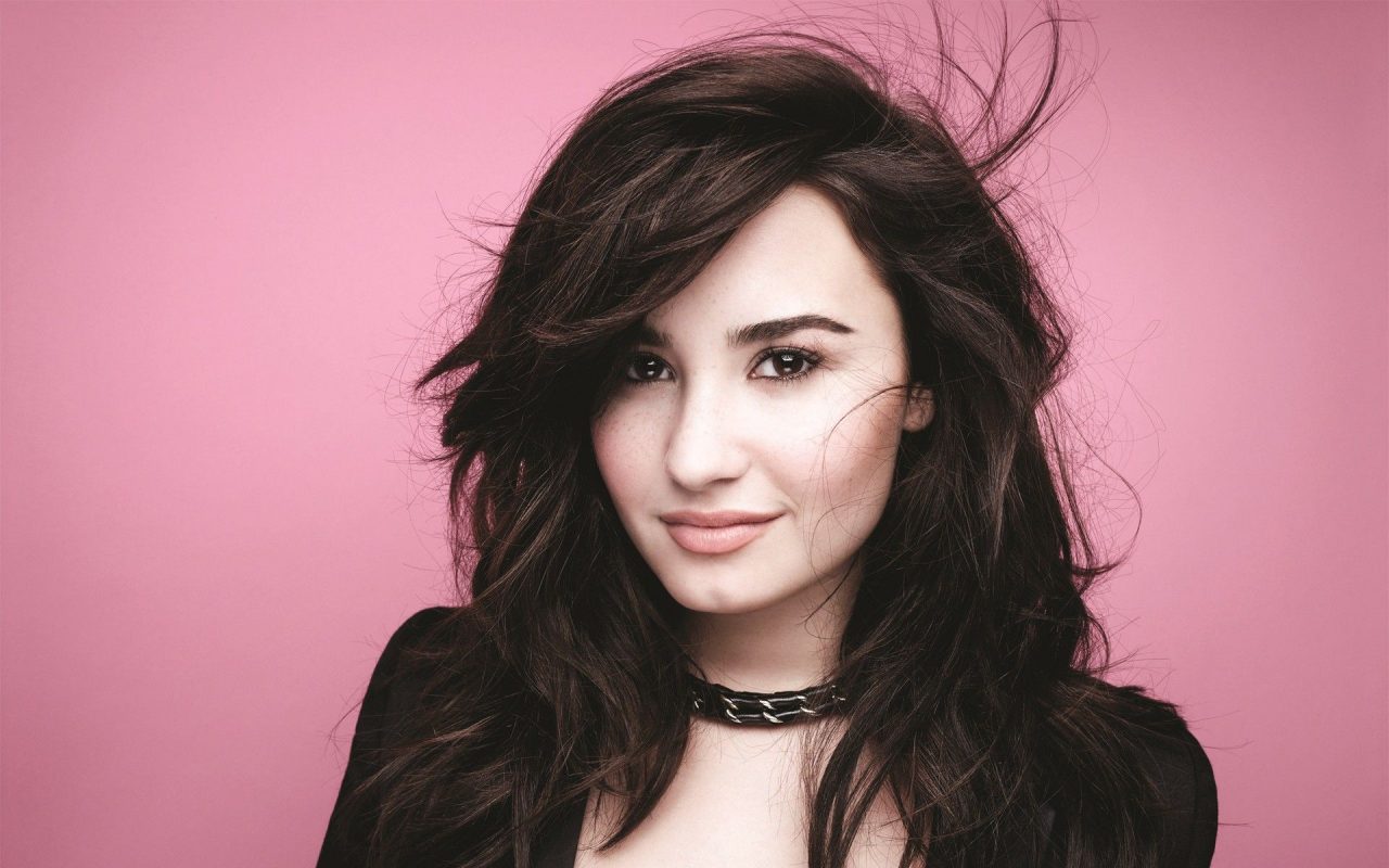 Demi Lovato Stylish Free Hair HD Background Image