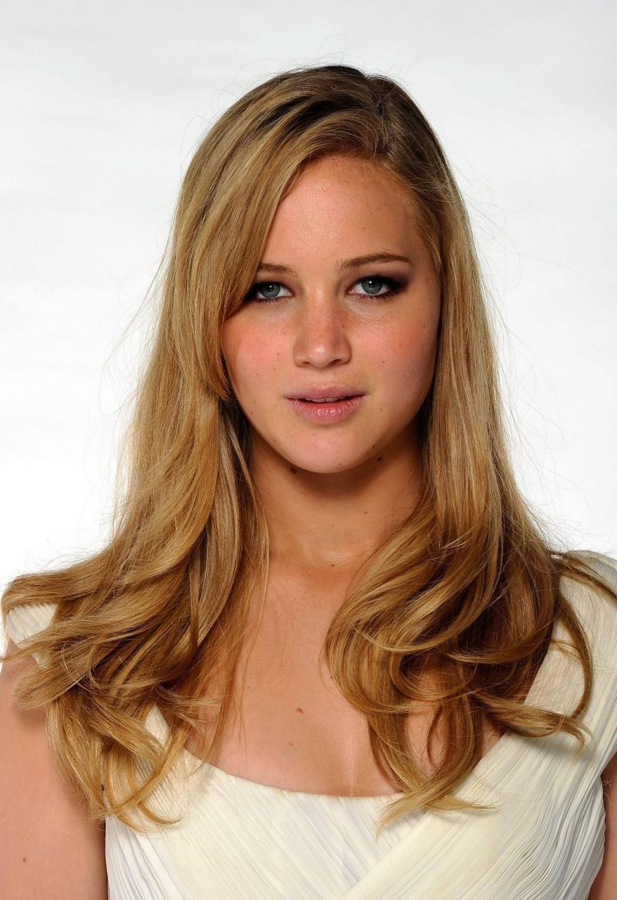 Jennifer Lawrence Actress Beautiful Pictures