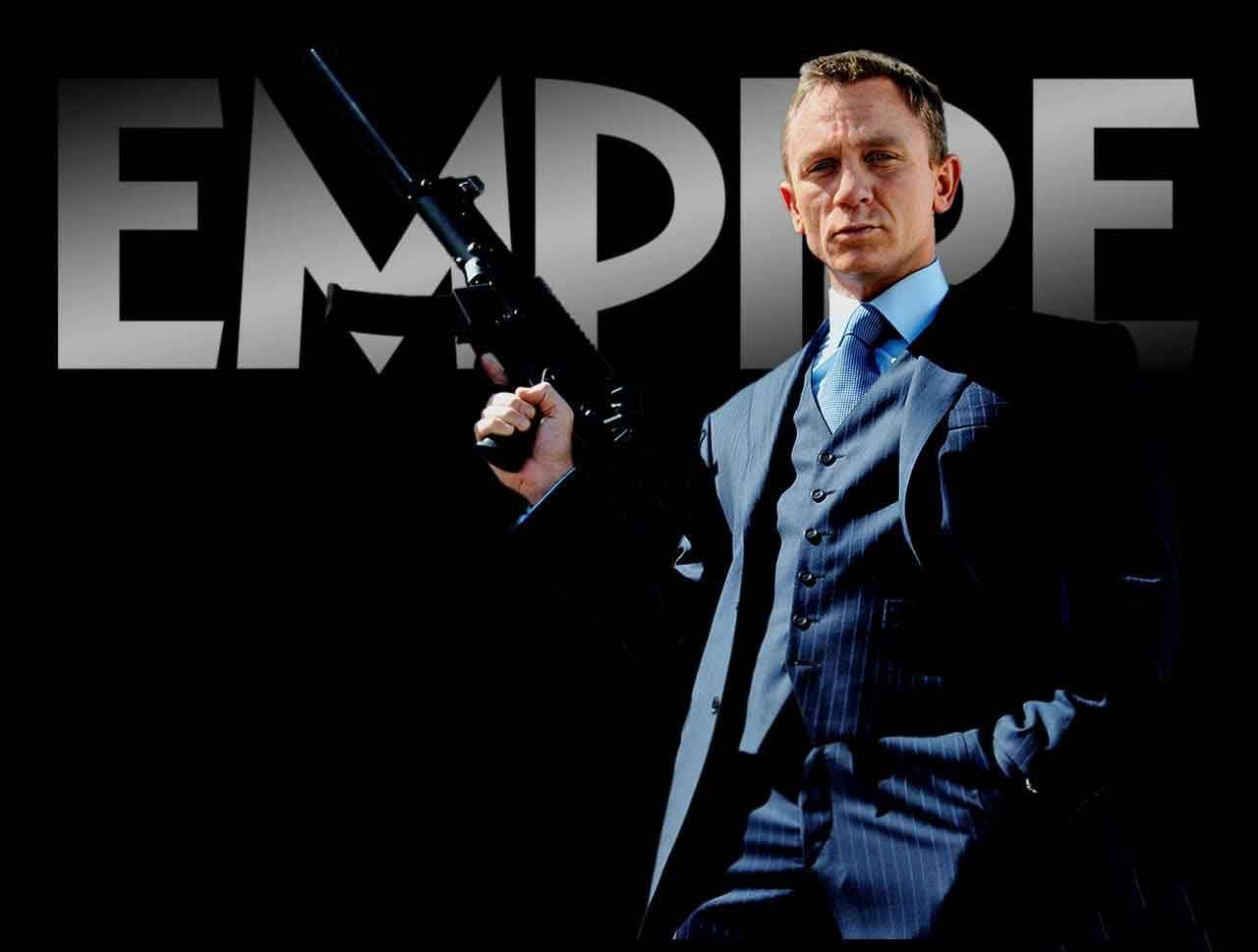 Daniel Craig In Blue Suit With Gun
