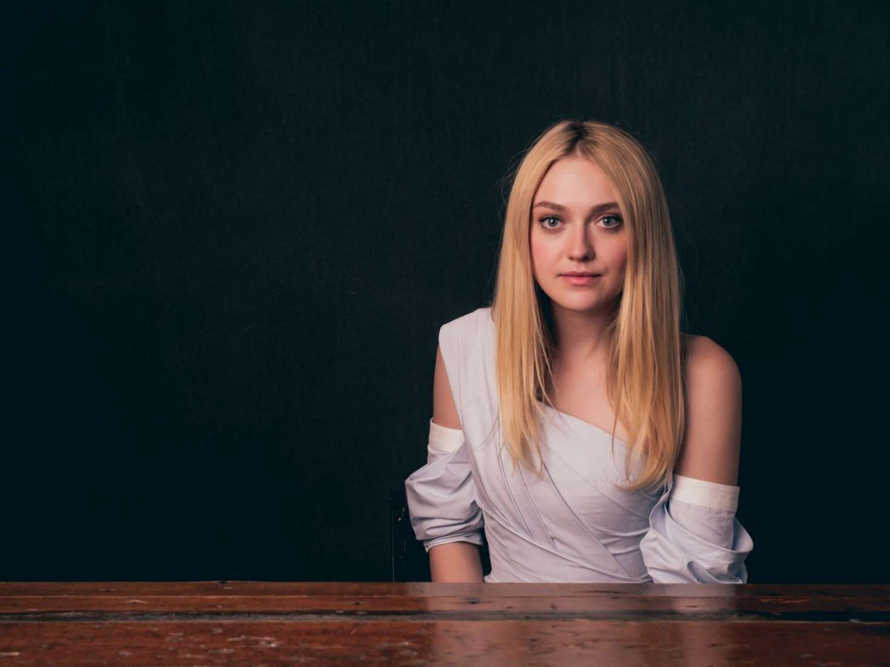 Latest Image Of Hollywood Actress Dakota Fanning