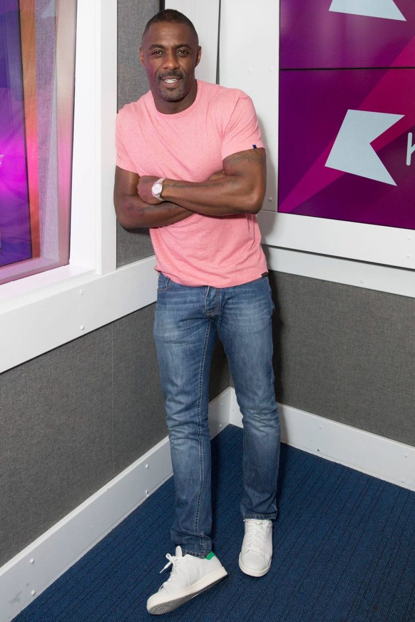 Cool Image Of Idris Elba In T Shirt And Blue Jeans