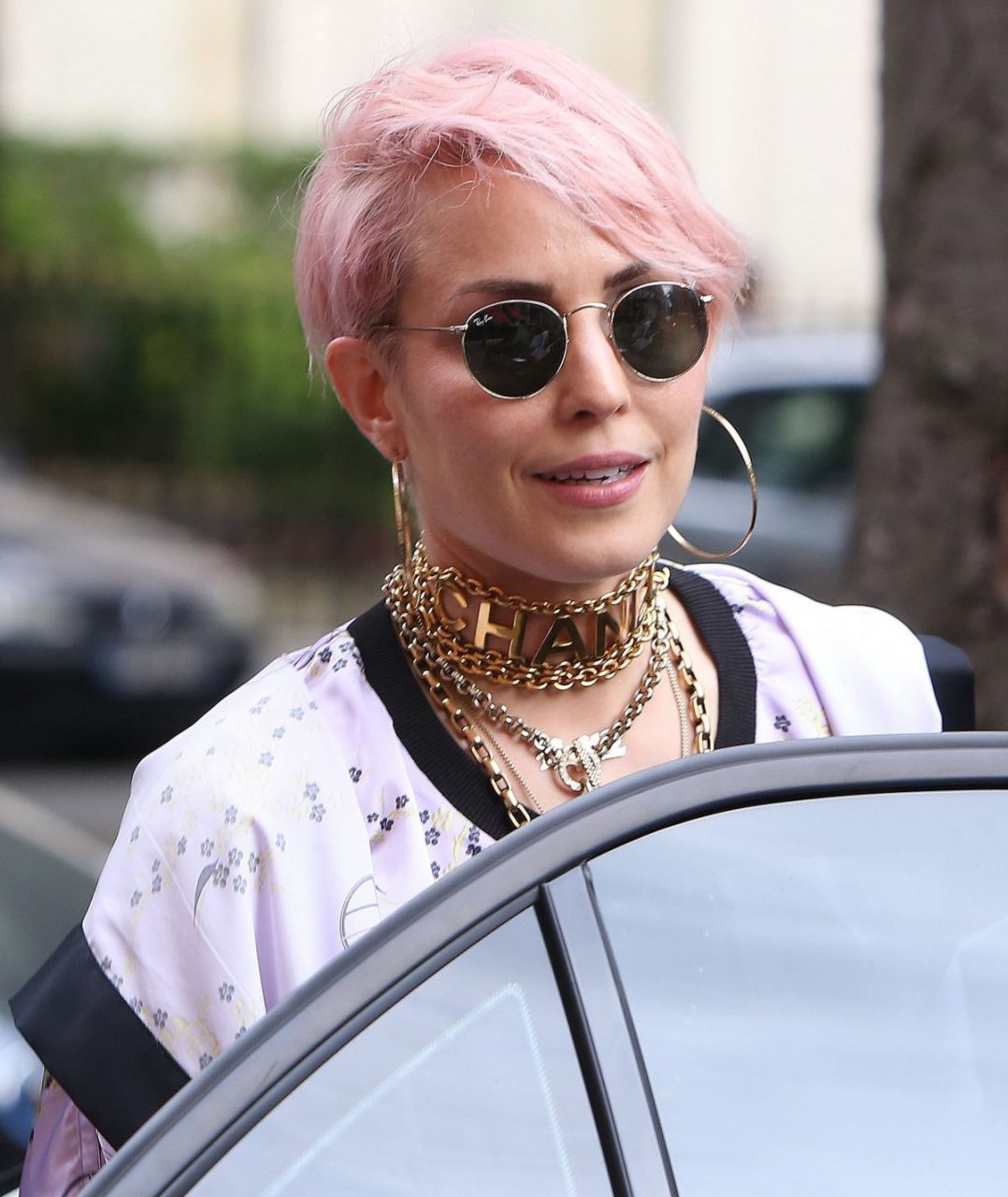 Cool New Photos Of Noomi Rapace Pink Hair And Sunglass
