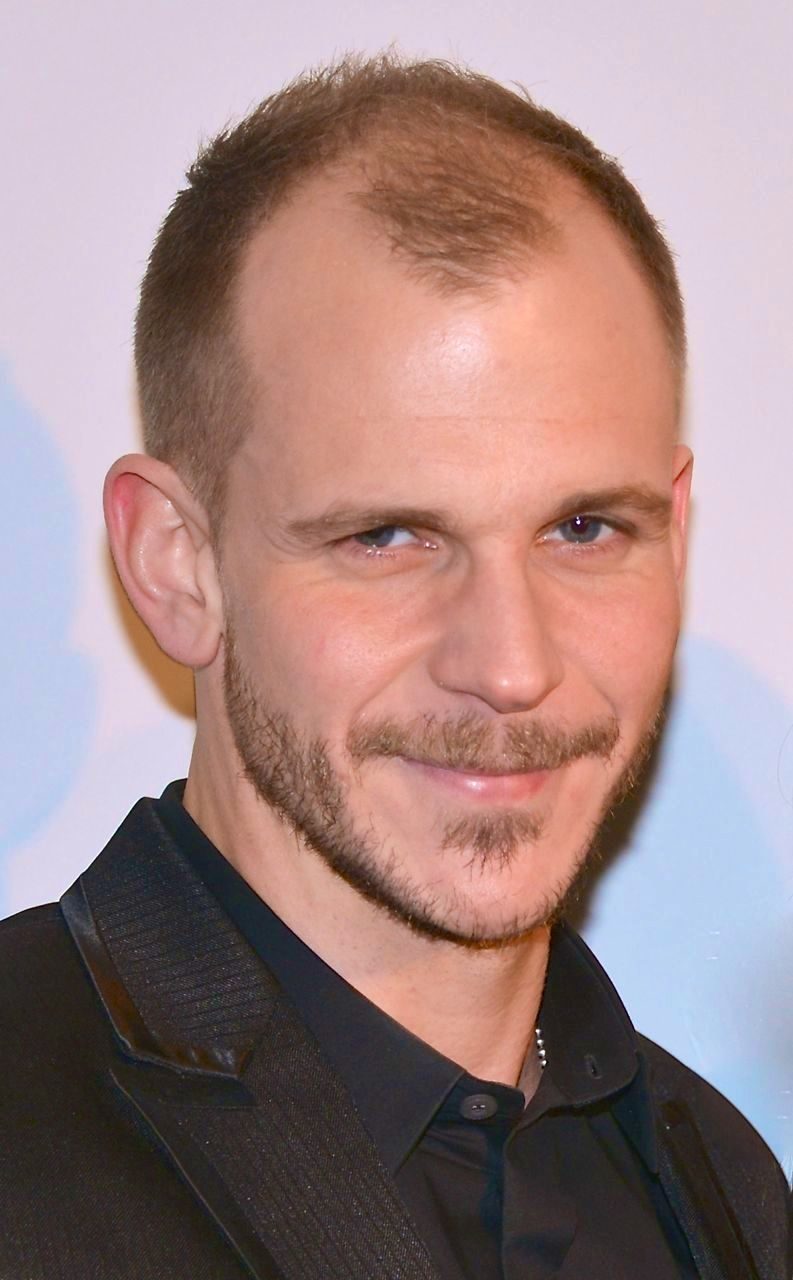 Gustaf Skarsgard Smile Picture