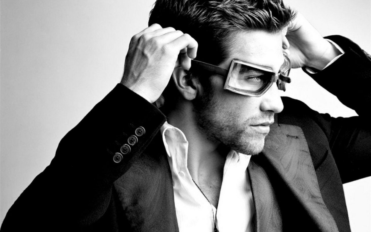 Hot Jake Gyllenhaal Stylish Hd Wallpaper