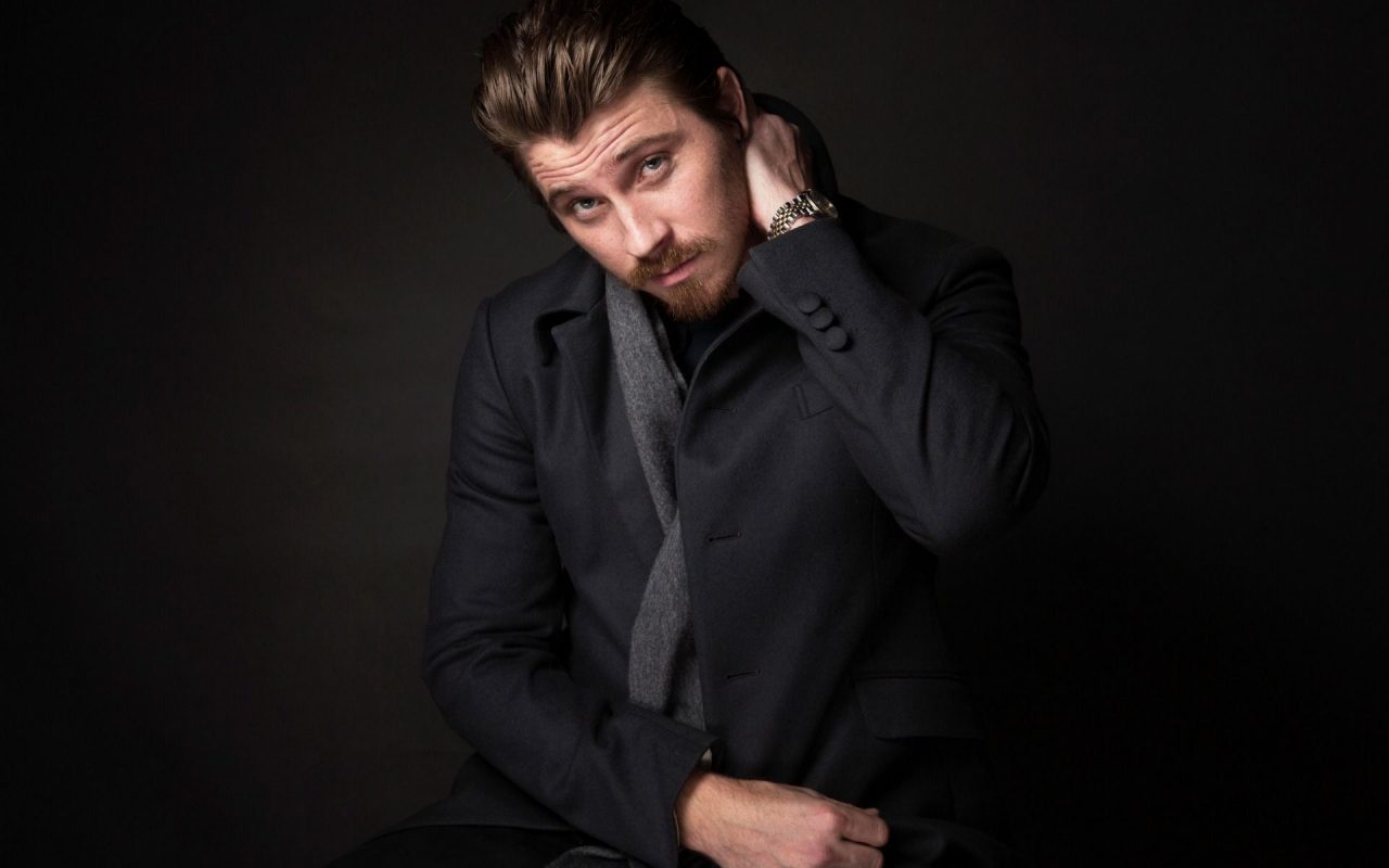 Hot Looking Photoshoot Of Garrett Hedlund