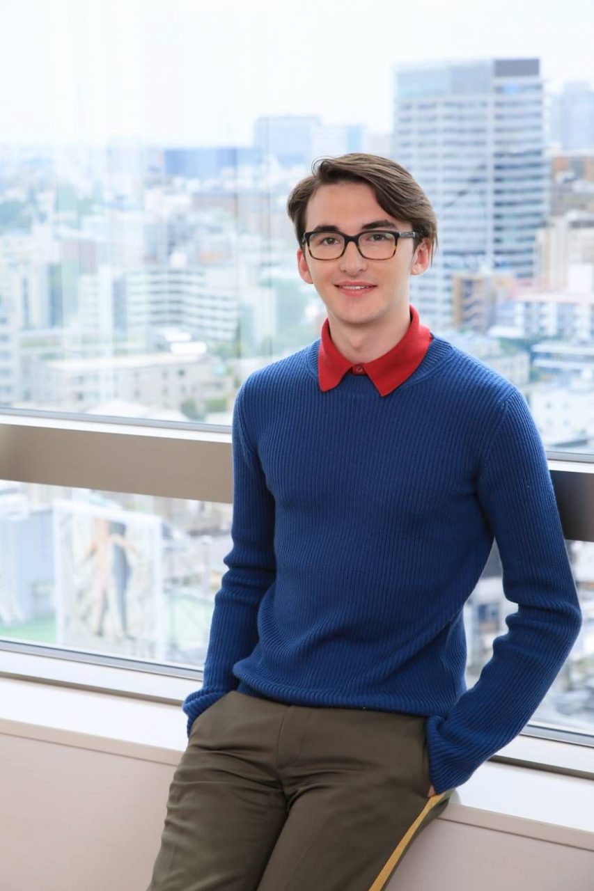 Isaac Hempstead Wright In A Blue Sweater