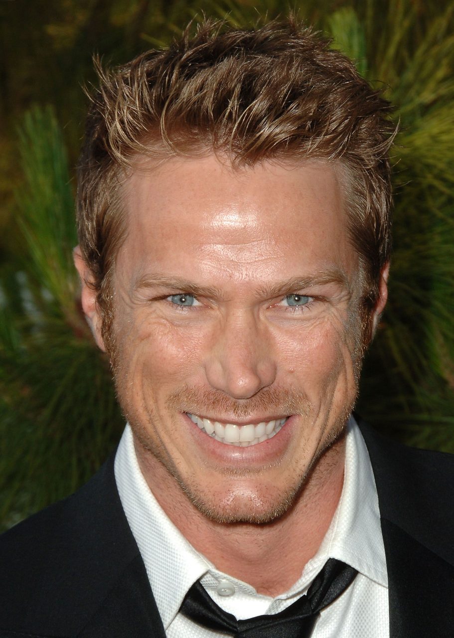 Jason Lewis Huge Smile Picture