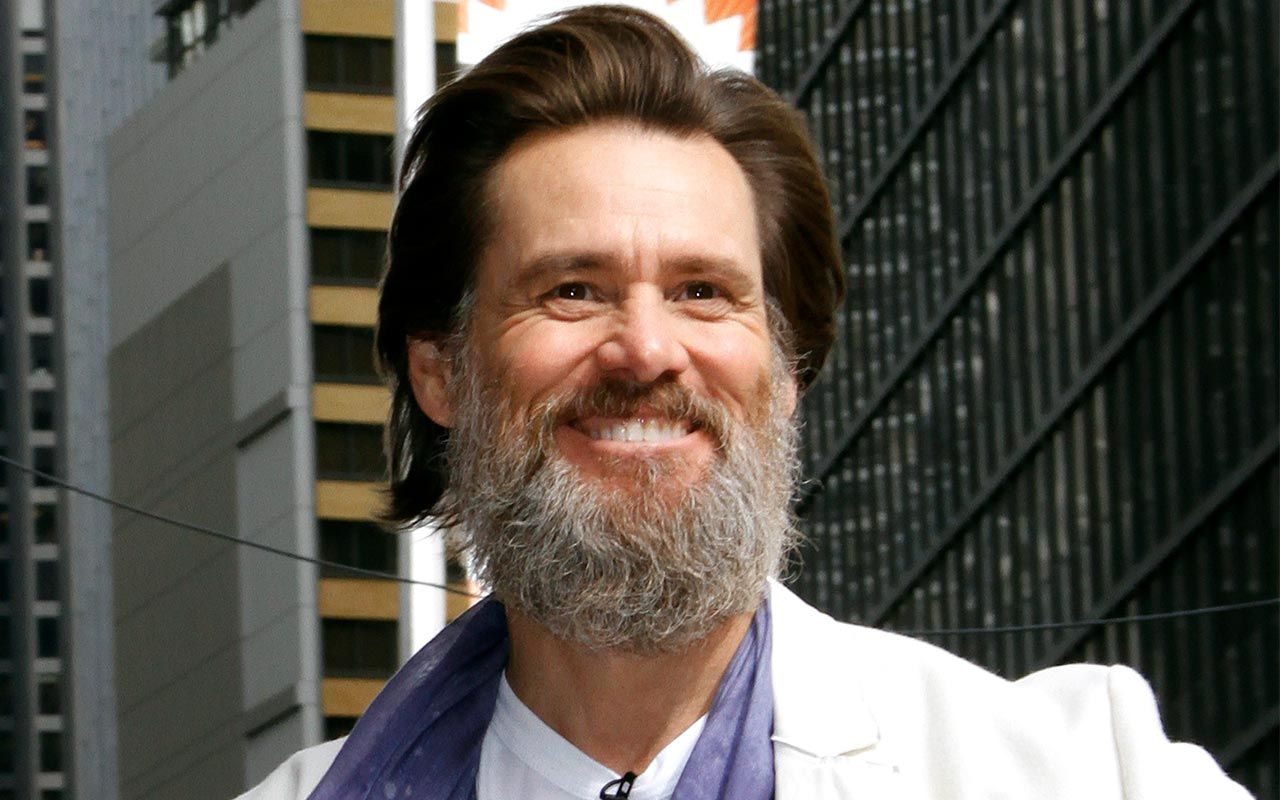 Jim Carrey With Rough Beard Photo Still