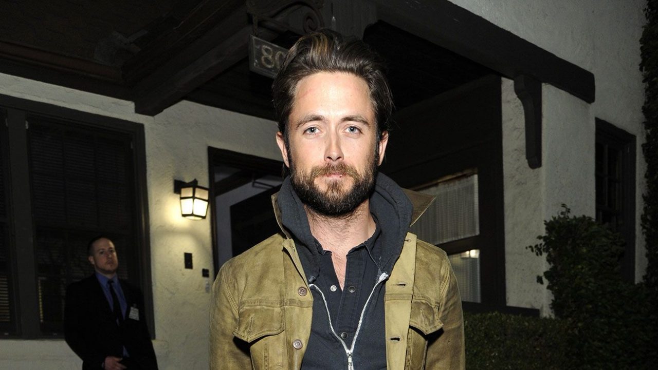 Justin Chatwin With Beard Photos