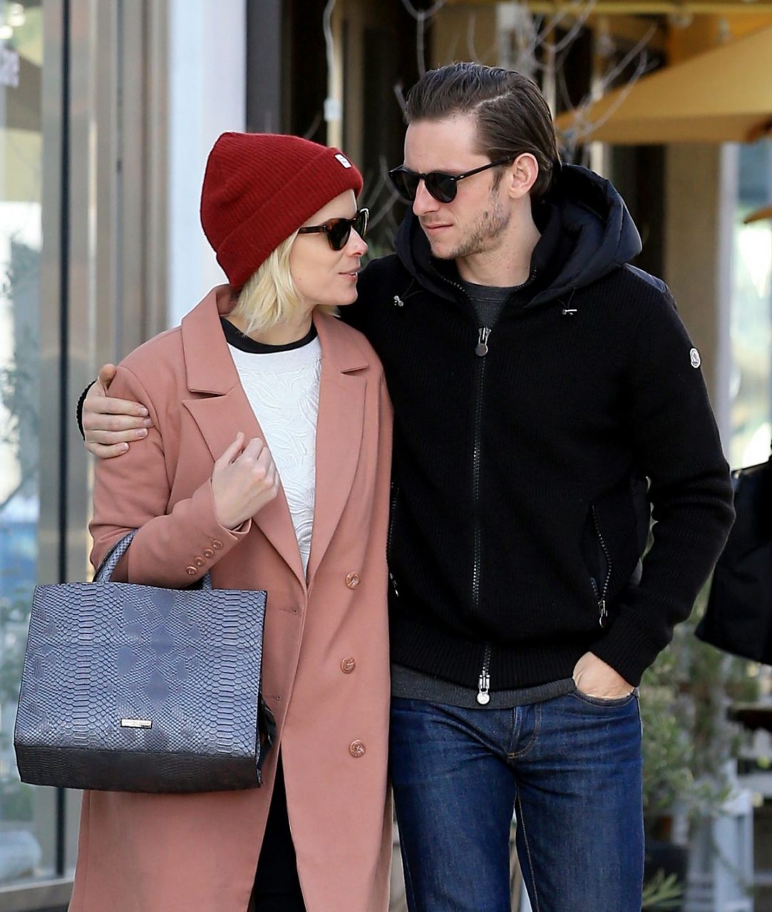 Latest Hot Pics Of Jamie Bell And Kate Mara