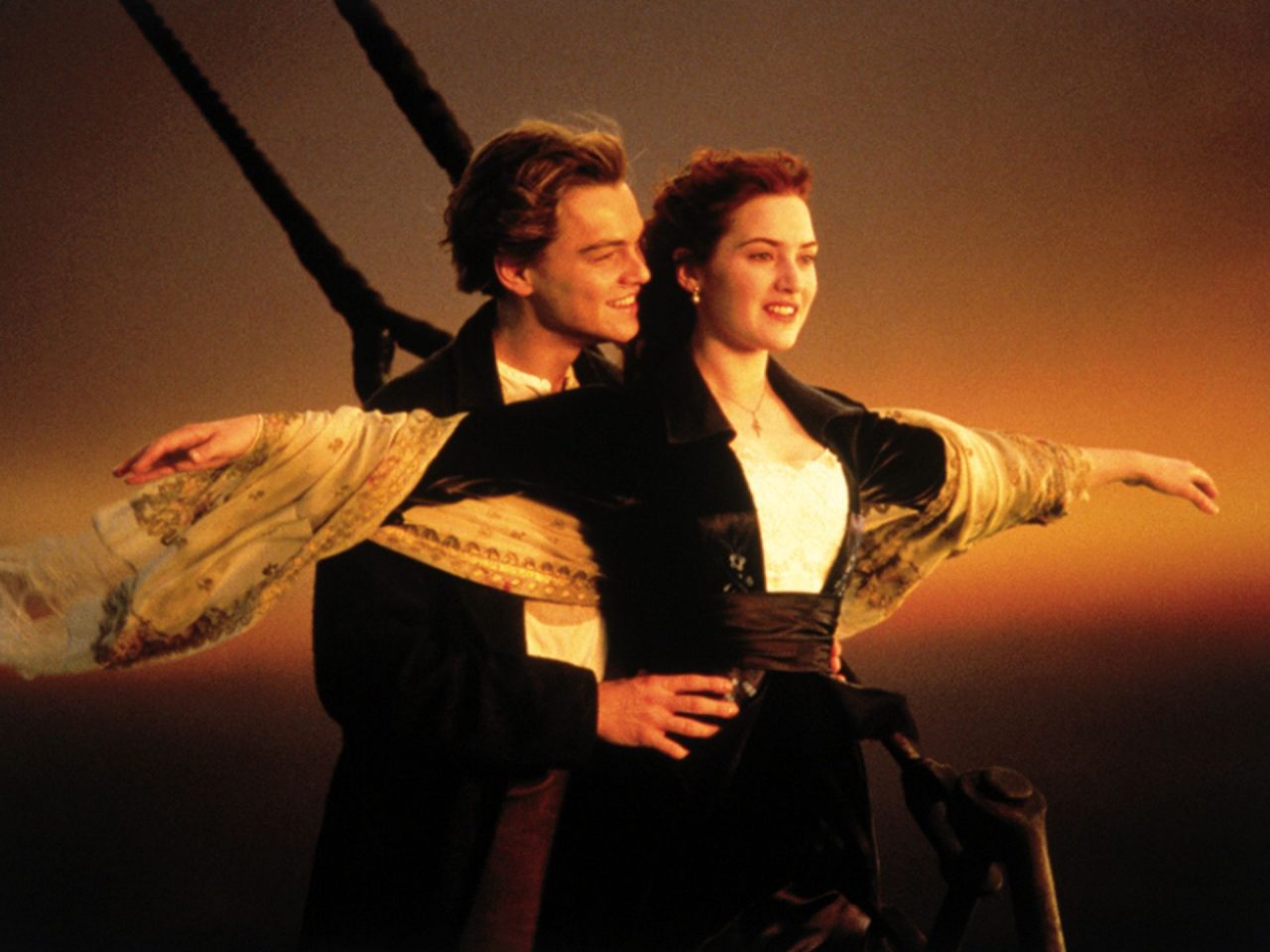 Lovely Picture Of Leonardo Dicaprio And Kate Winslet