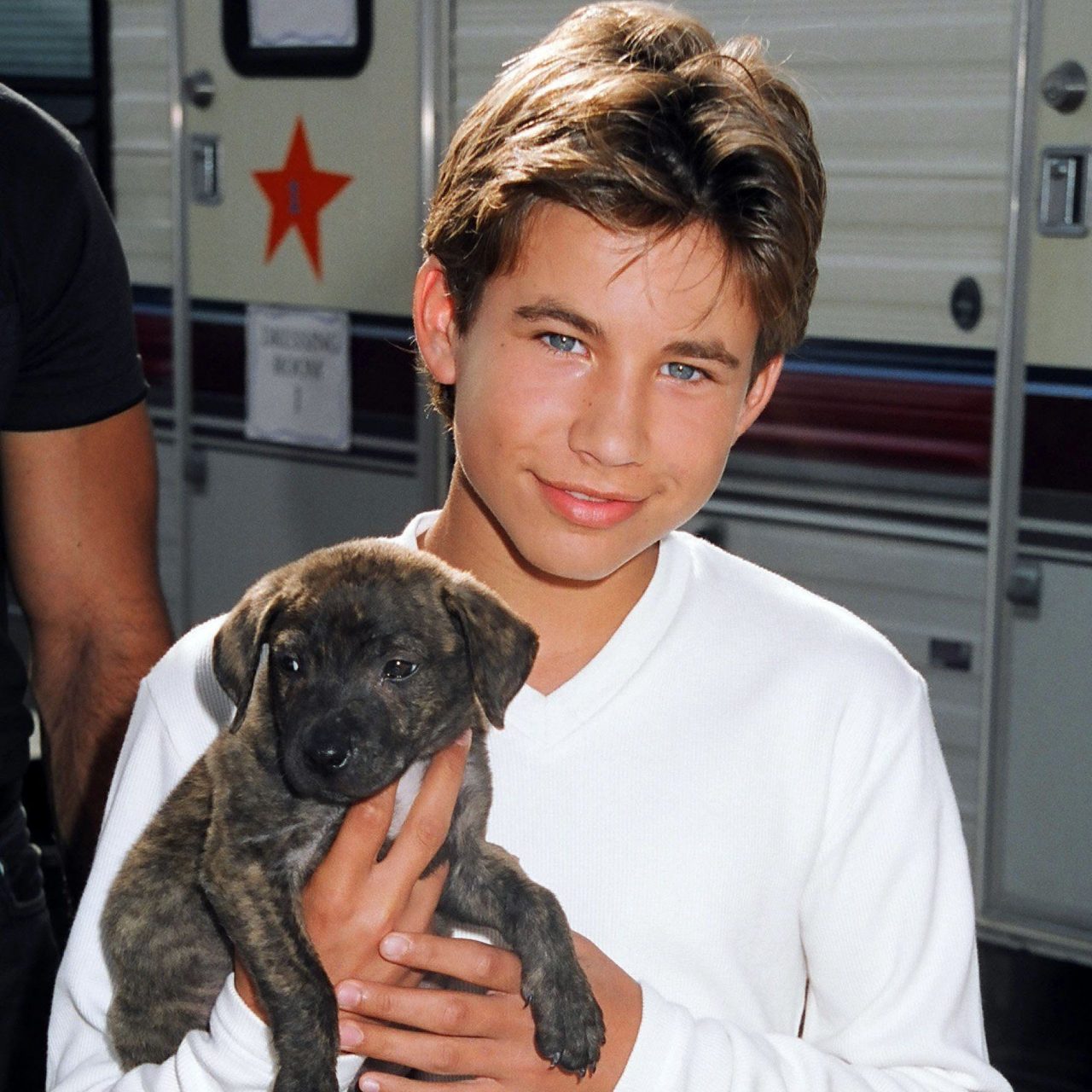 Rare Pics Of Young Jonathan Taylor Thomas With Tiny Dog