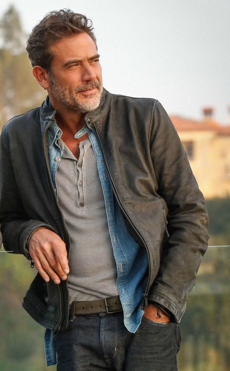 Stylish Photoshoot Of Jeffrey Dean Morgan