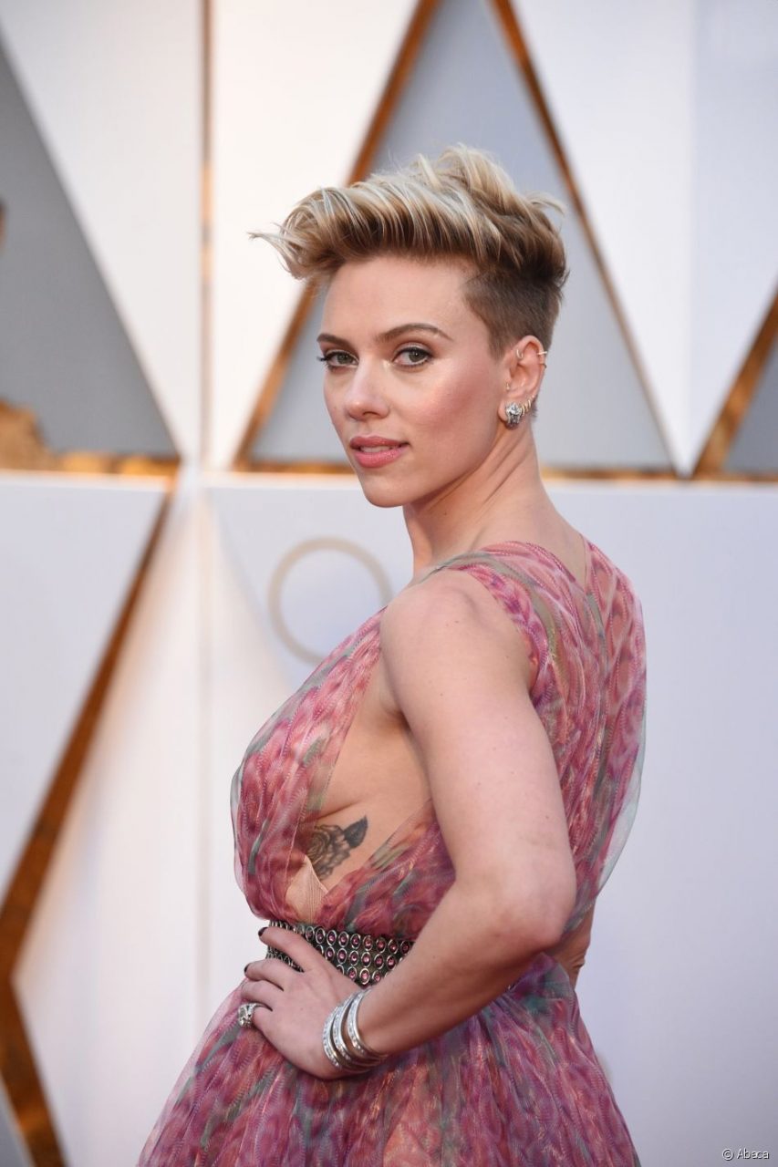 Latest Image Of Scarlett Johansson Sexy Body Side Pose