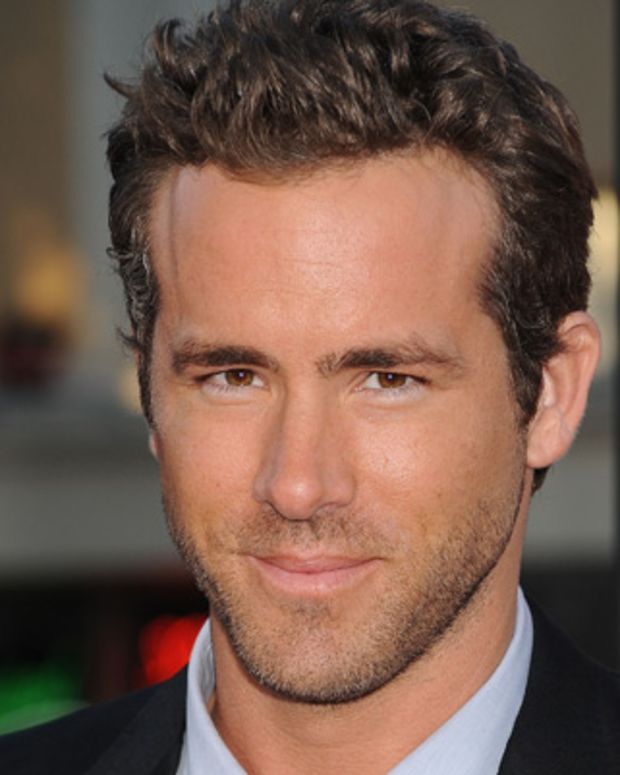 Ryan Reynolds Face Closeup Image
