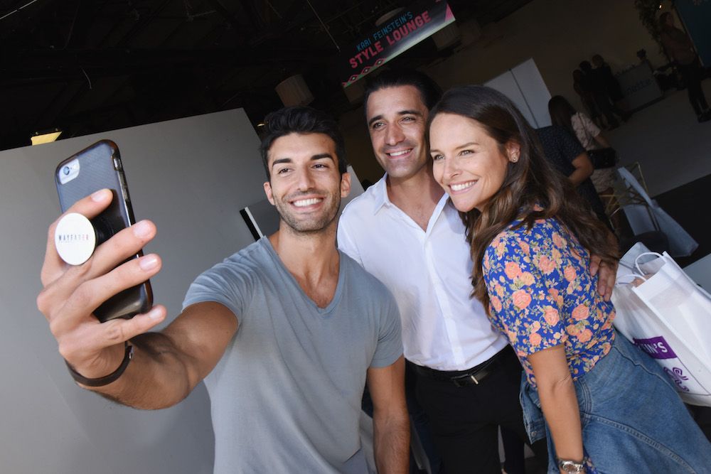 Yara Martinez Posing For A Selfie With Co Actors